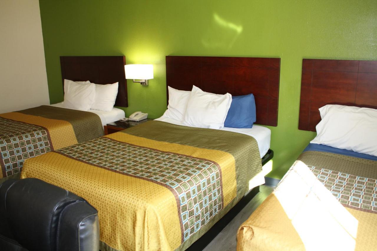 Executive Inn And Suites วิชิตาฟอลส์ ภายนอก รูปภาพ