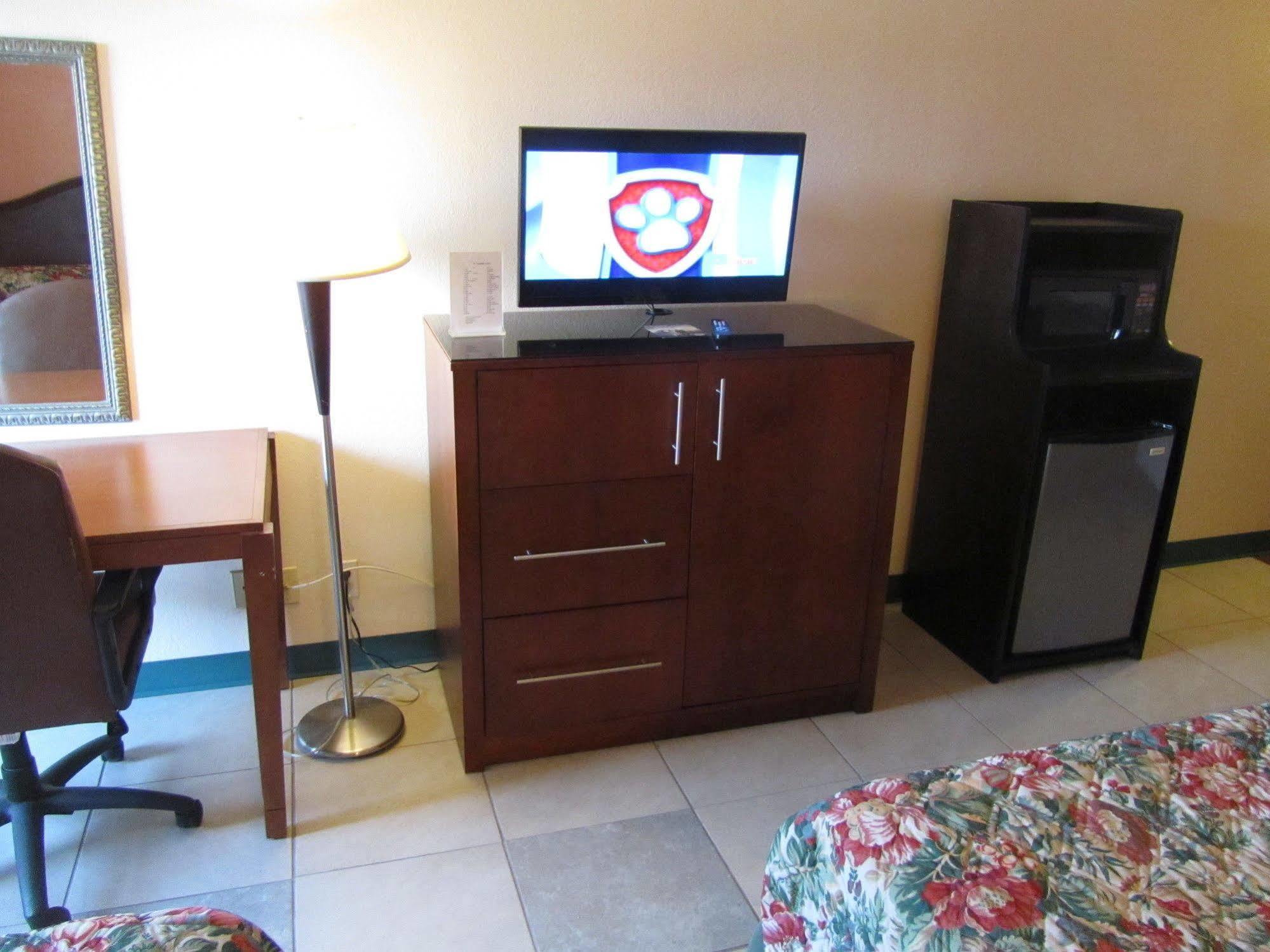 Executive Inn And Suites วิชิตาฟอลส์ ภายนอก รูปภาพ