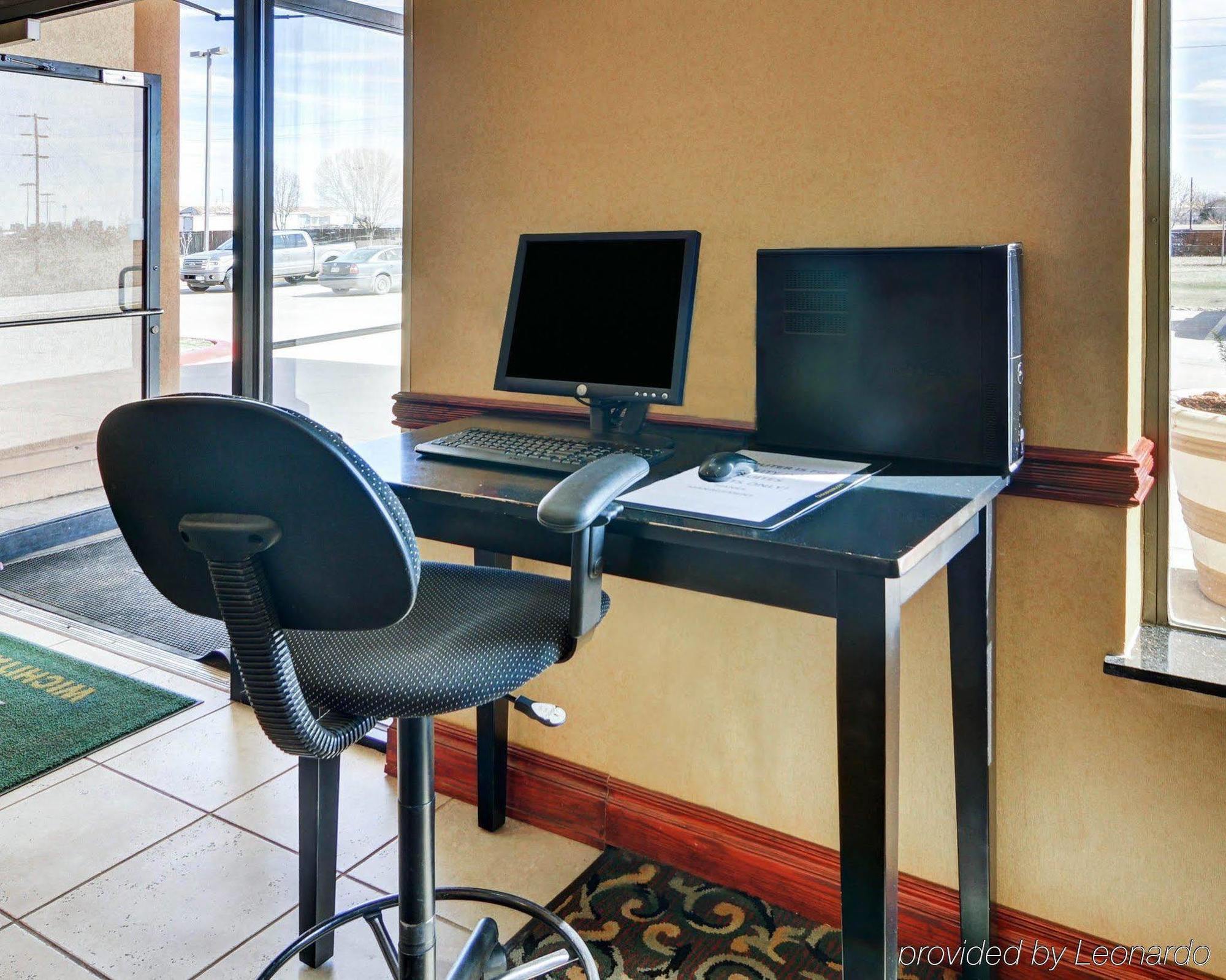 Executive Inn And Suites วิชิตาฟอลส์ ภายนอก รูปภาพ