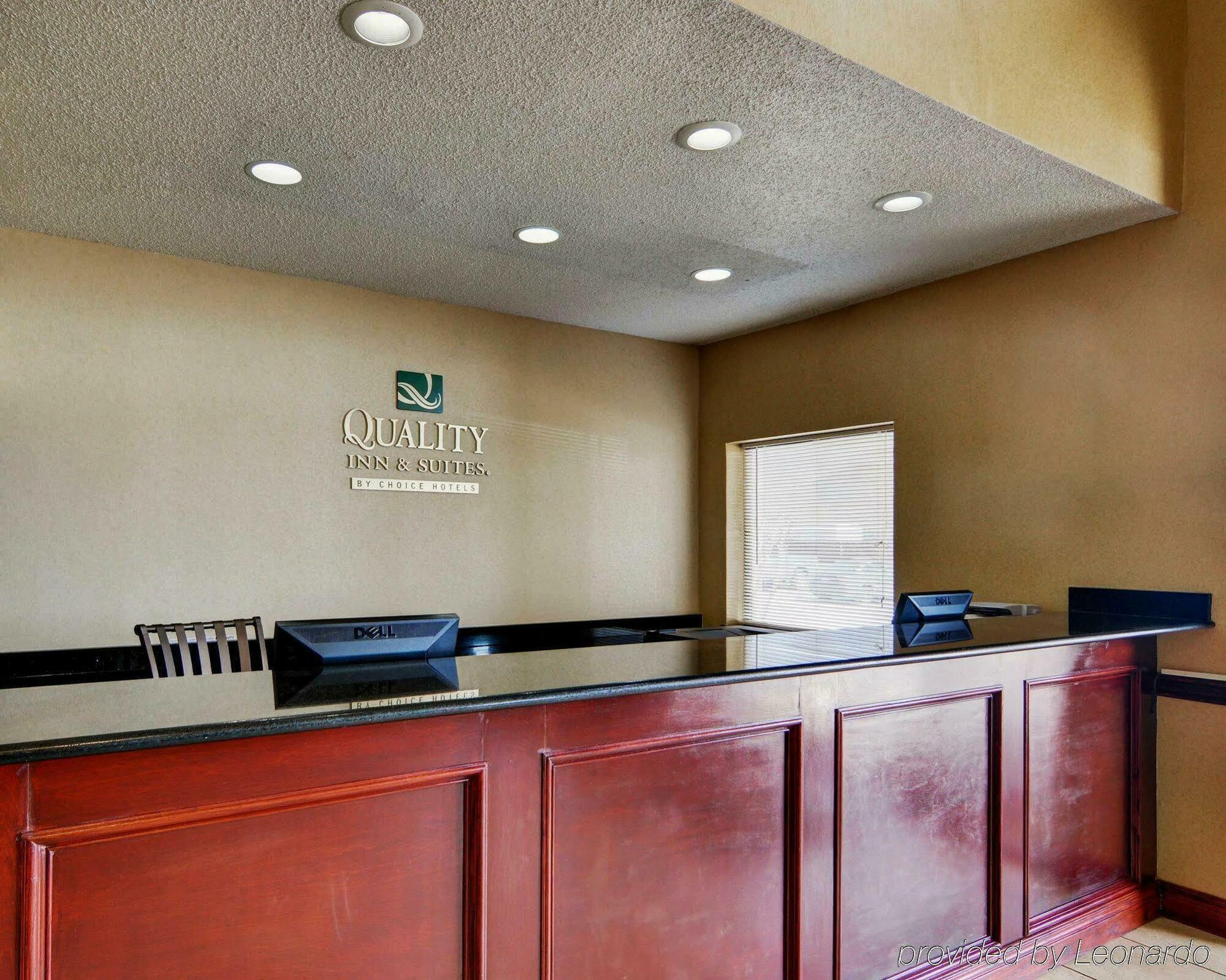 Executive Inn And Suites วิชิตาฟอลส์ ภายนอก รูปภาพ