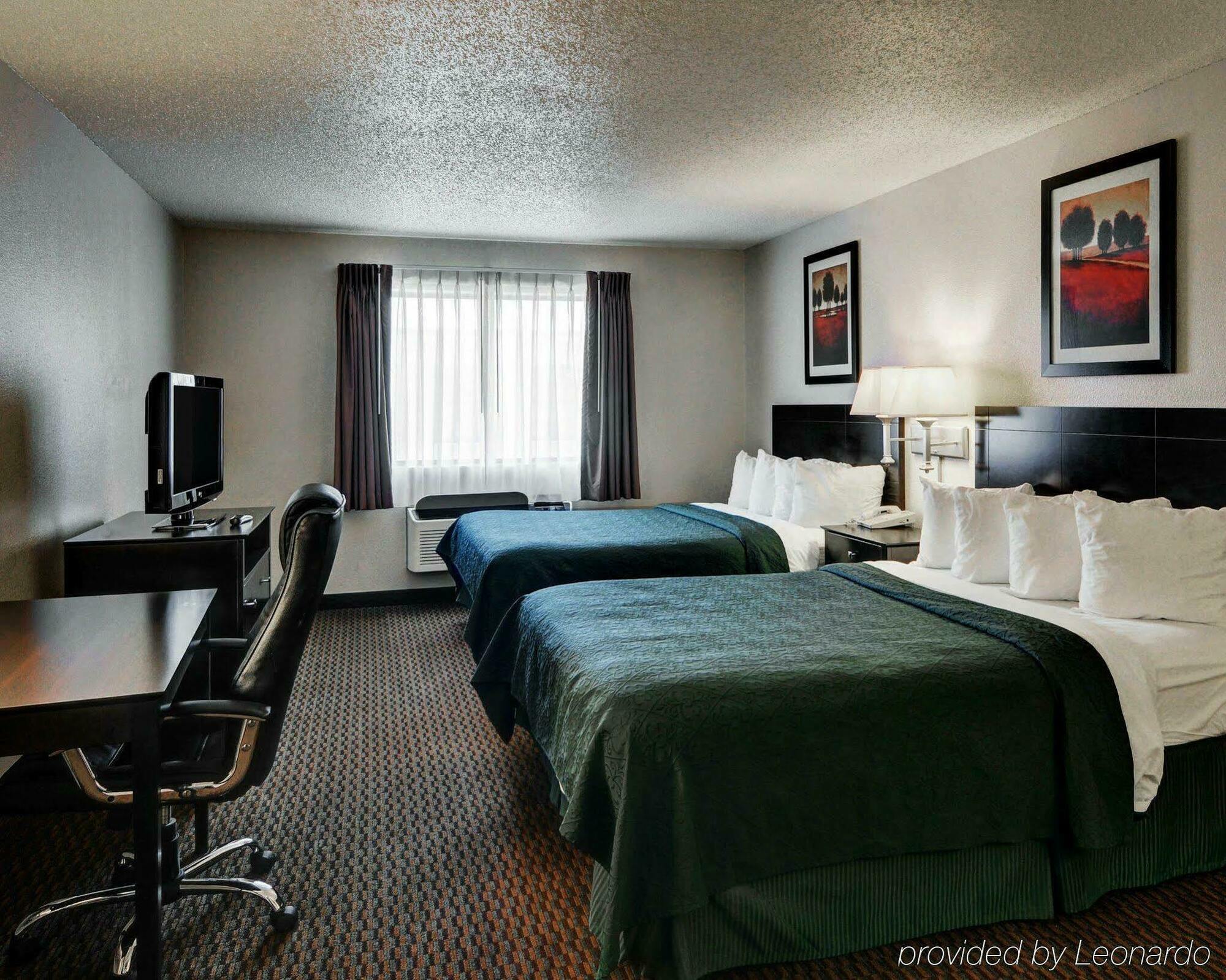 Executive Inn And Suites วิชิตาฟอลส์ ภายนอก รูปภาพ